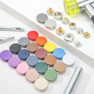 Decoratieve accessoires Ronde pers Zinklegering Custom Metal Snap Knoppen Voor Kleding
