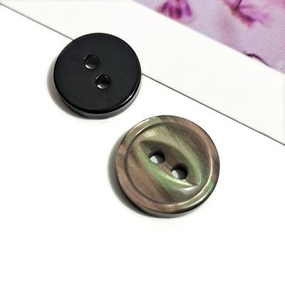 Fabriek directe verkoop 4 gaten ronde plastic knoppen Custom gegraveerde logo hars knop voor kleding trui