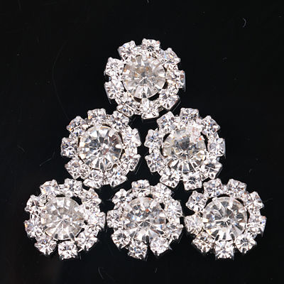 Bruidsmetalen bloemvorm helderkleurige kristallen knop luxe schank chique kristallen diamanten knoppen voor kleding
